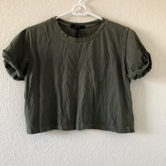 Forever 21 olive green light rustic tie dye crop T-shirt size small - Picture 2 of 5